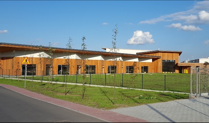 Lady-Sue-Ryder-Elementary-School-In-Poland-0