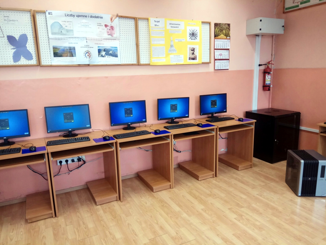 Primary-School-in-Wolka-Radzyminska-in-Poland2