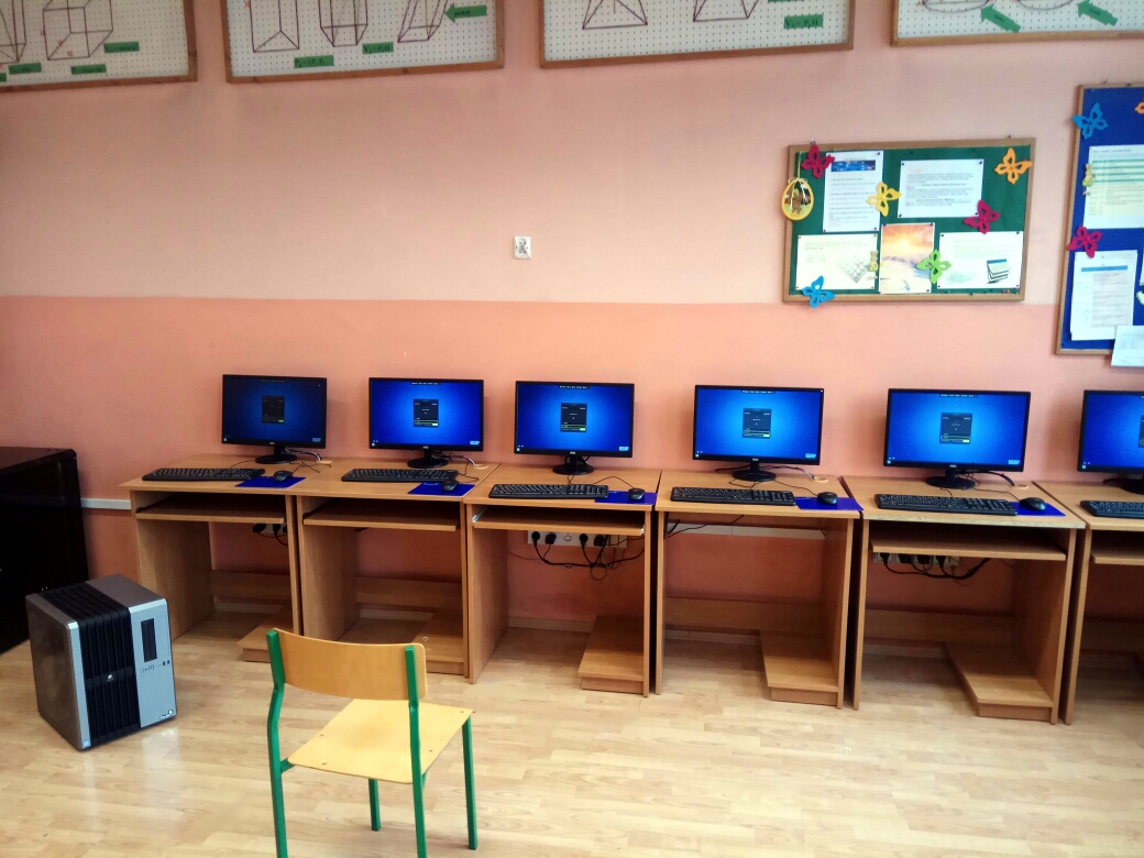 Primary-School-in-Wolka-Radzyminska-in-Poland3